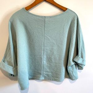 Caution to the Wind Cropped Mid Length Sleeve Top Women’s Size Large